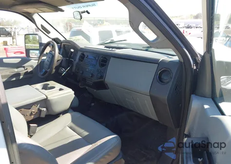 2015 Ford F-250 Xl z USA, uszkodzony, nr VIN 1FTBF2B67FEB76432